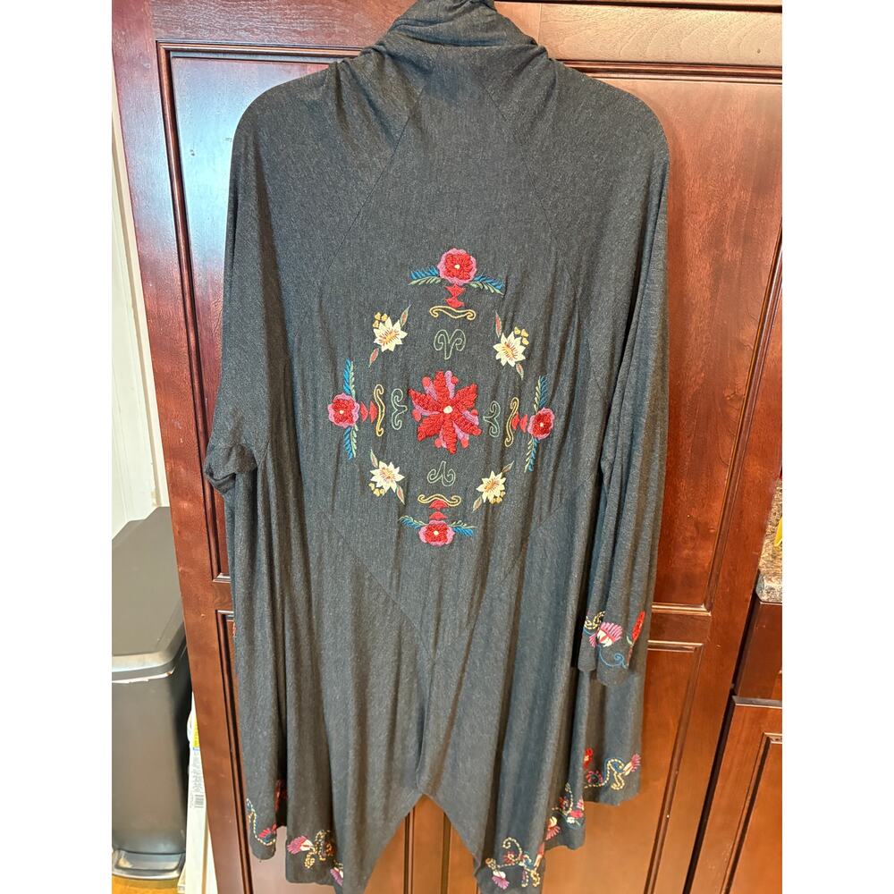 Caite Women's Gray Floral Embroidered Cardigan Duster Size 2X - Picture 2 of 16